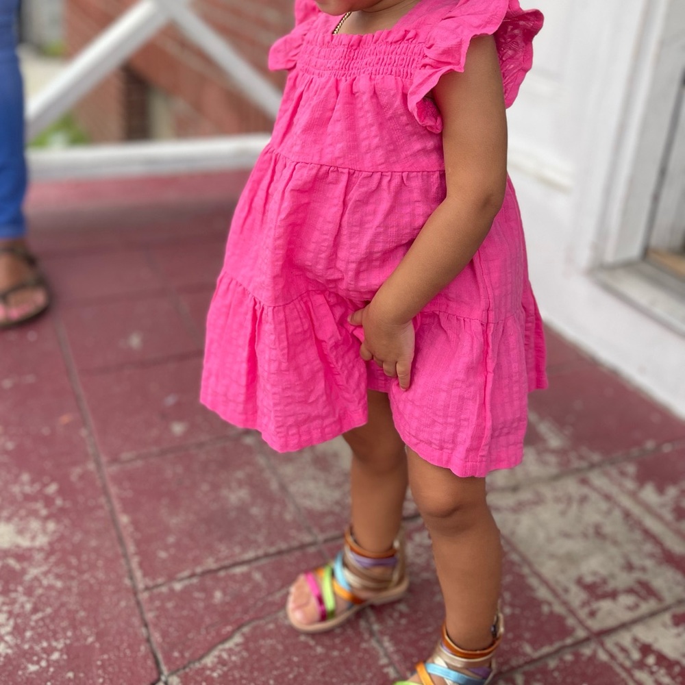 Old Navy pink Dress. Size 6-12 months only wore one time.